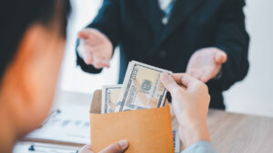 Compensación por accidente de carro en Burlington 2026